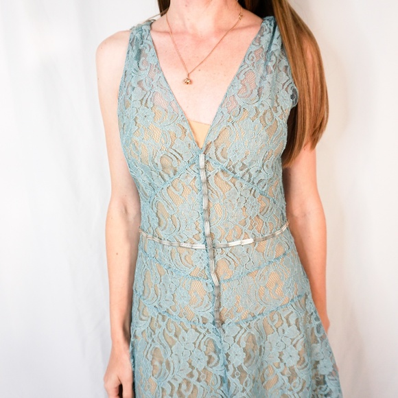 VERA WANG Lavender Label Seafoam Lace Beaded Dress - Picture 7 of 8